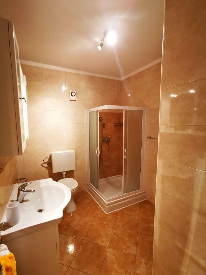 Apartmani Franciska Rab Town Kültér fotó
